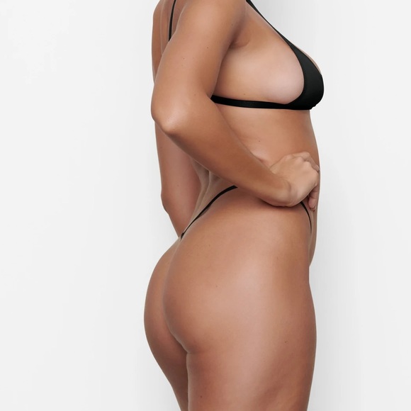 Black Micro Thong - Picture 4 of 5